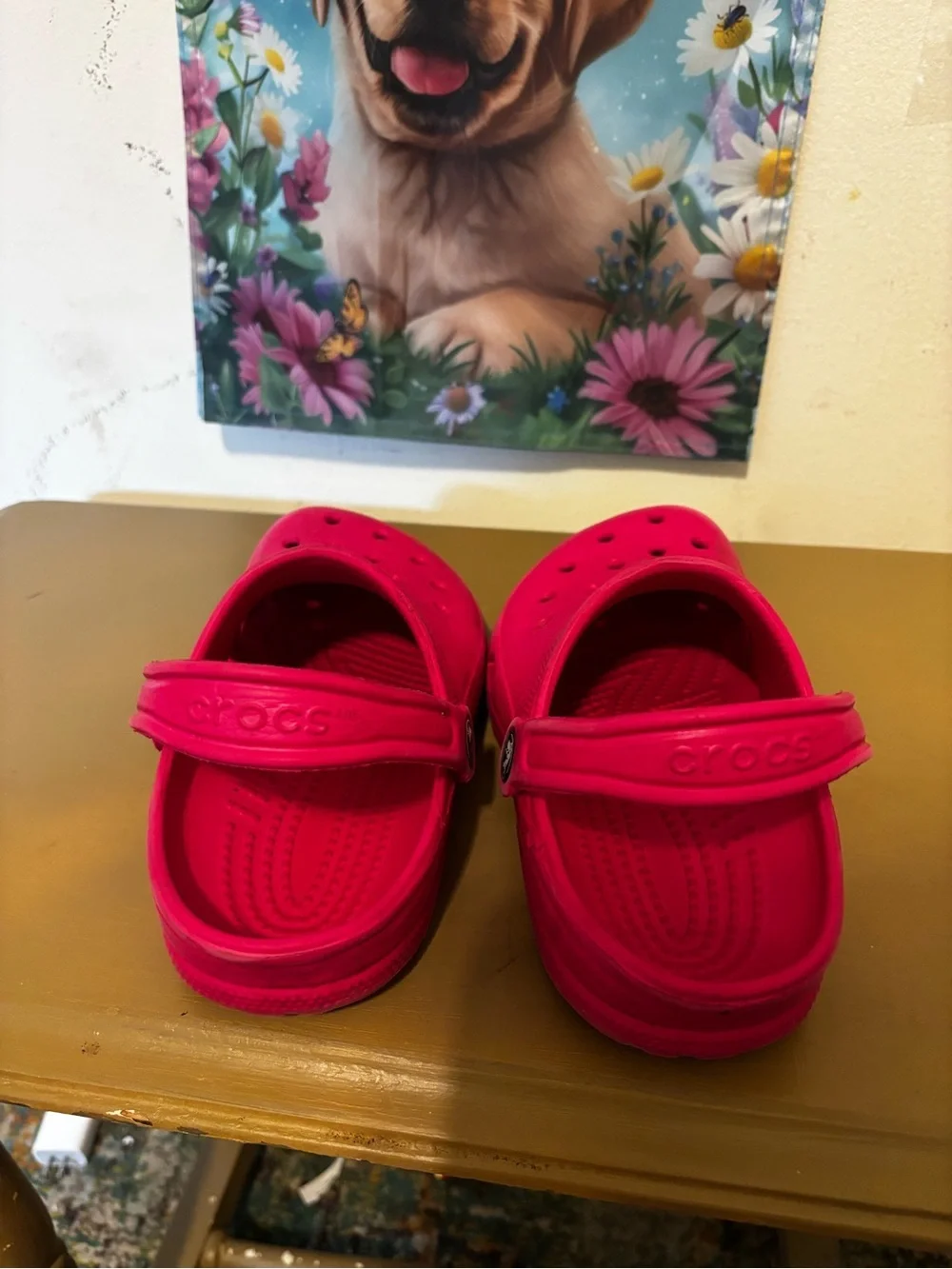 CROCS Kids Classic Clog in Bright Pink
